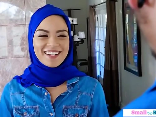 Diminutive slut arab fucked by 2 gigantic men