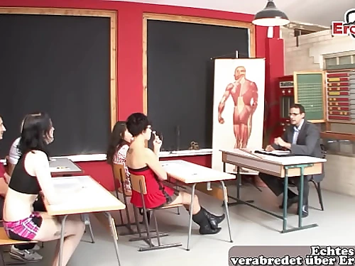 Fuck-fest in der deutschen Schule mit dem Lehrer